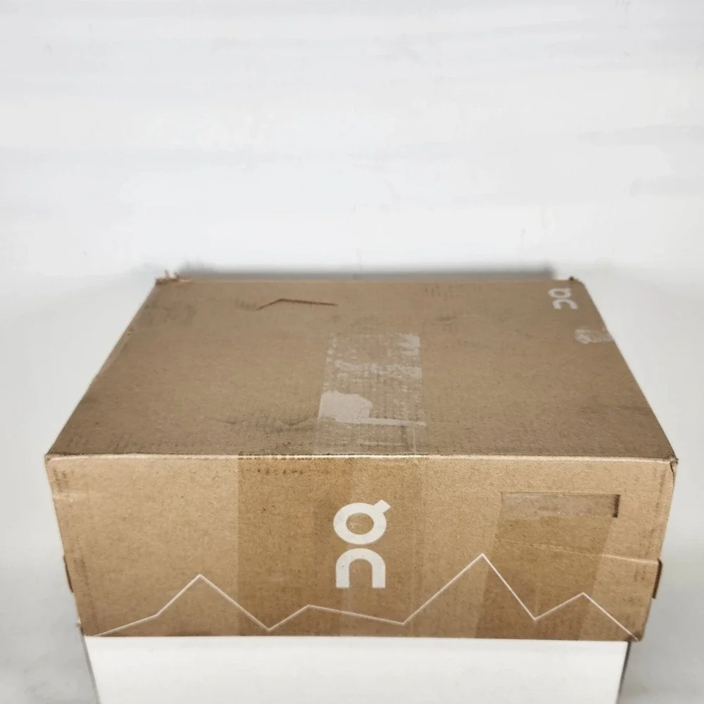 On Running The Roger Kids Size 13.5 White Glacier Hook-and-Loop Sneakers